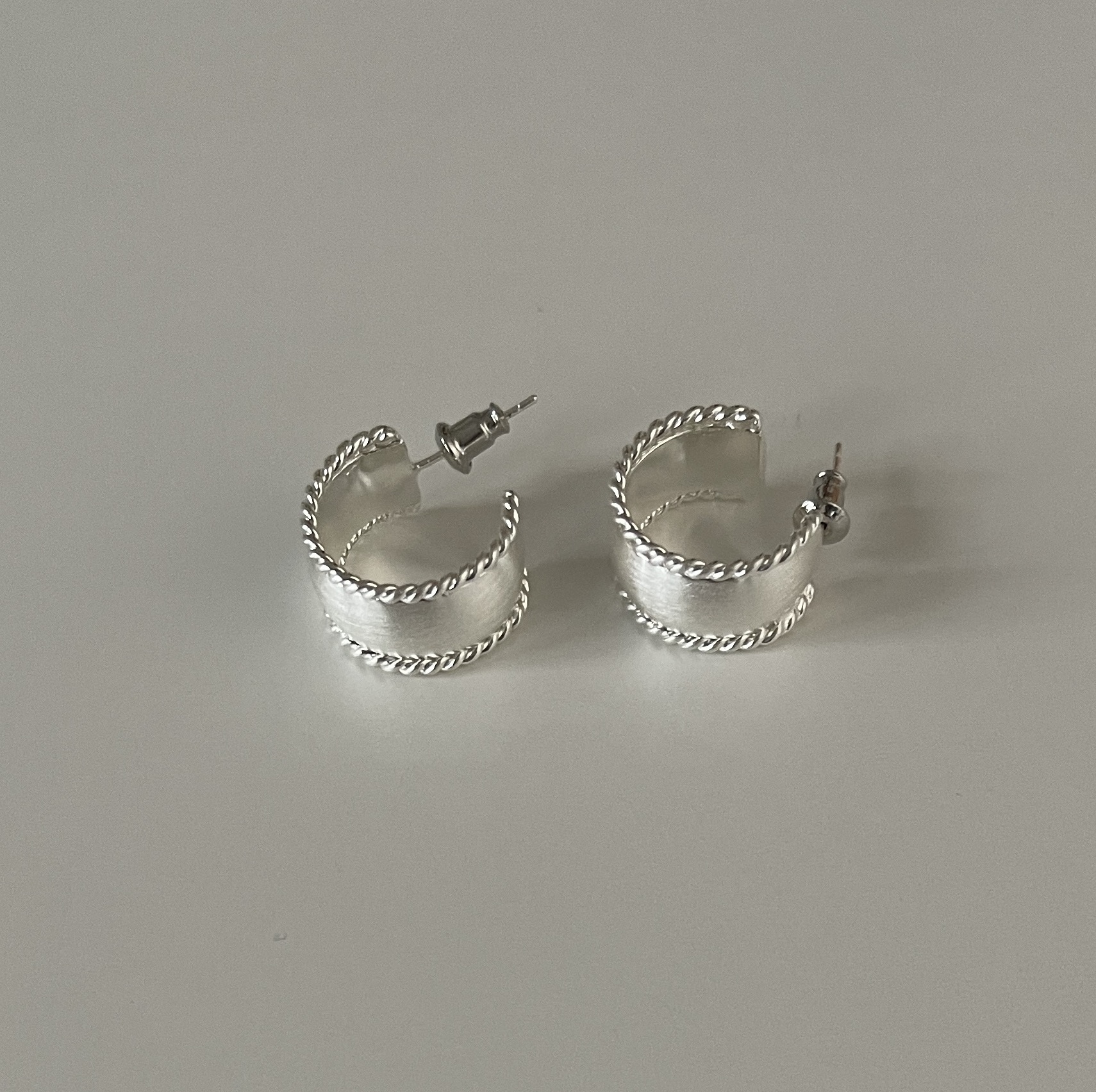 Vena Hoop Earrings