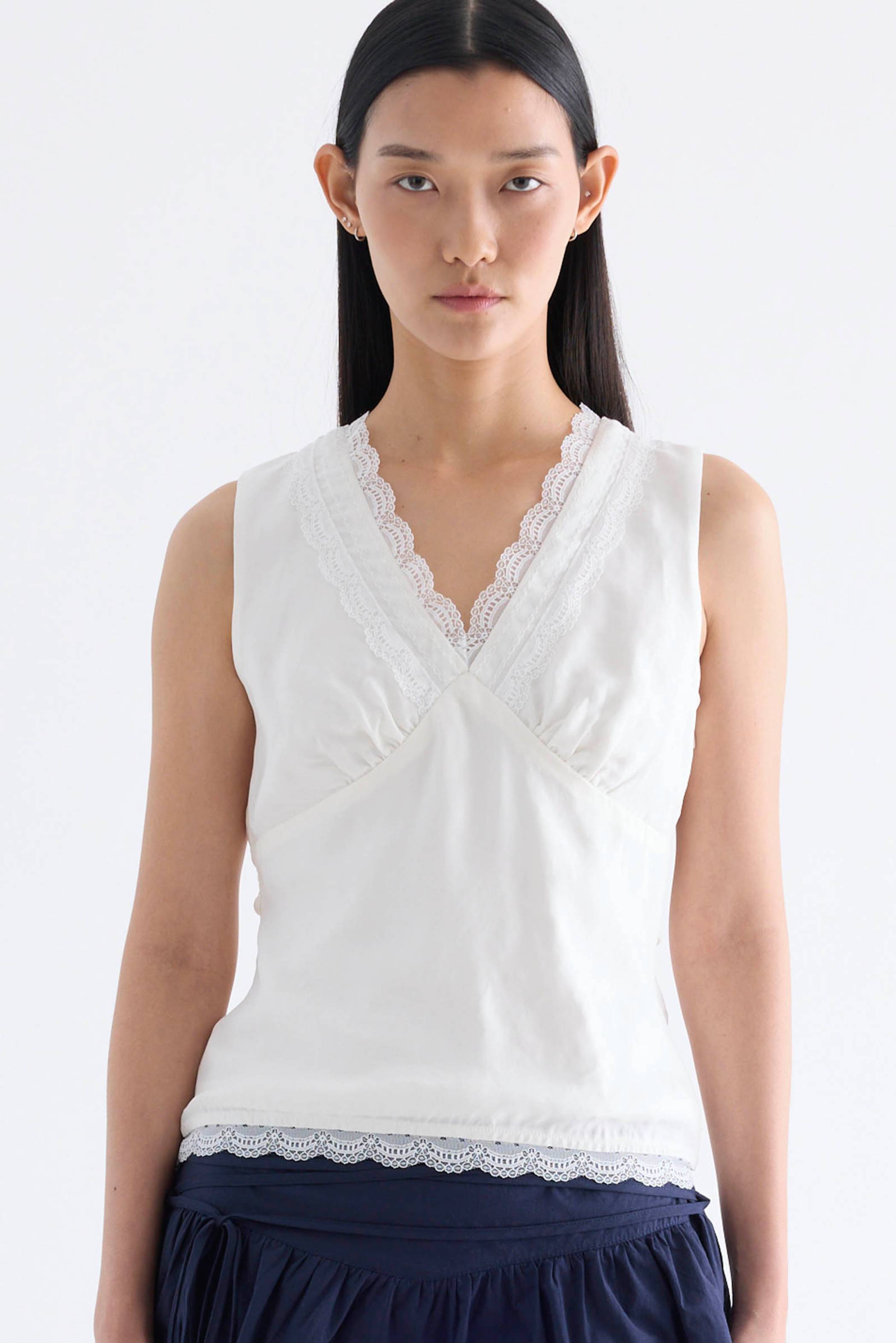 Jesecca V-Neck Fitted Top