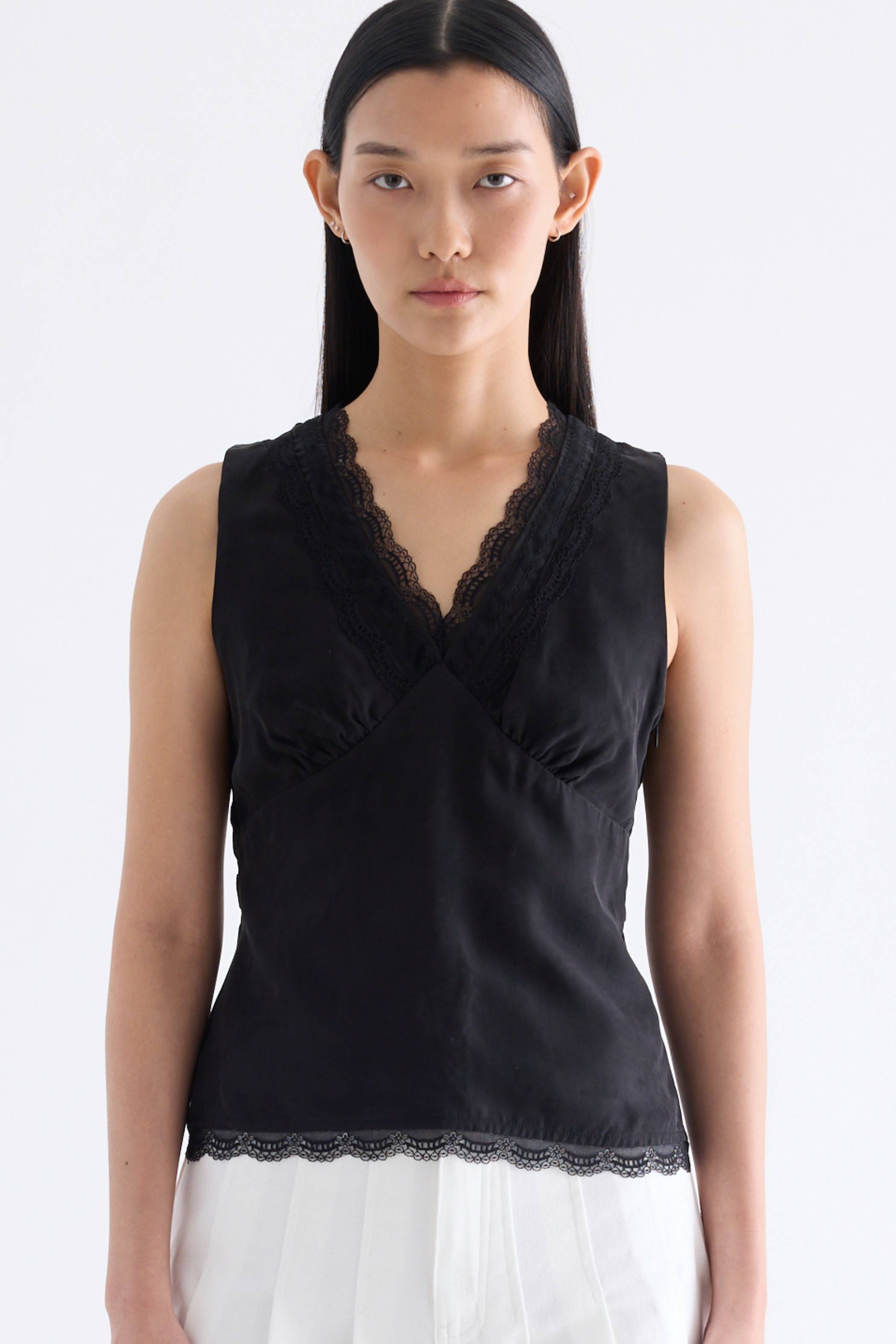 Jesecca V-Neck Fitted Top