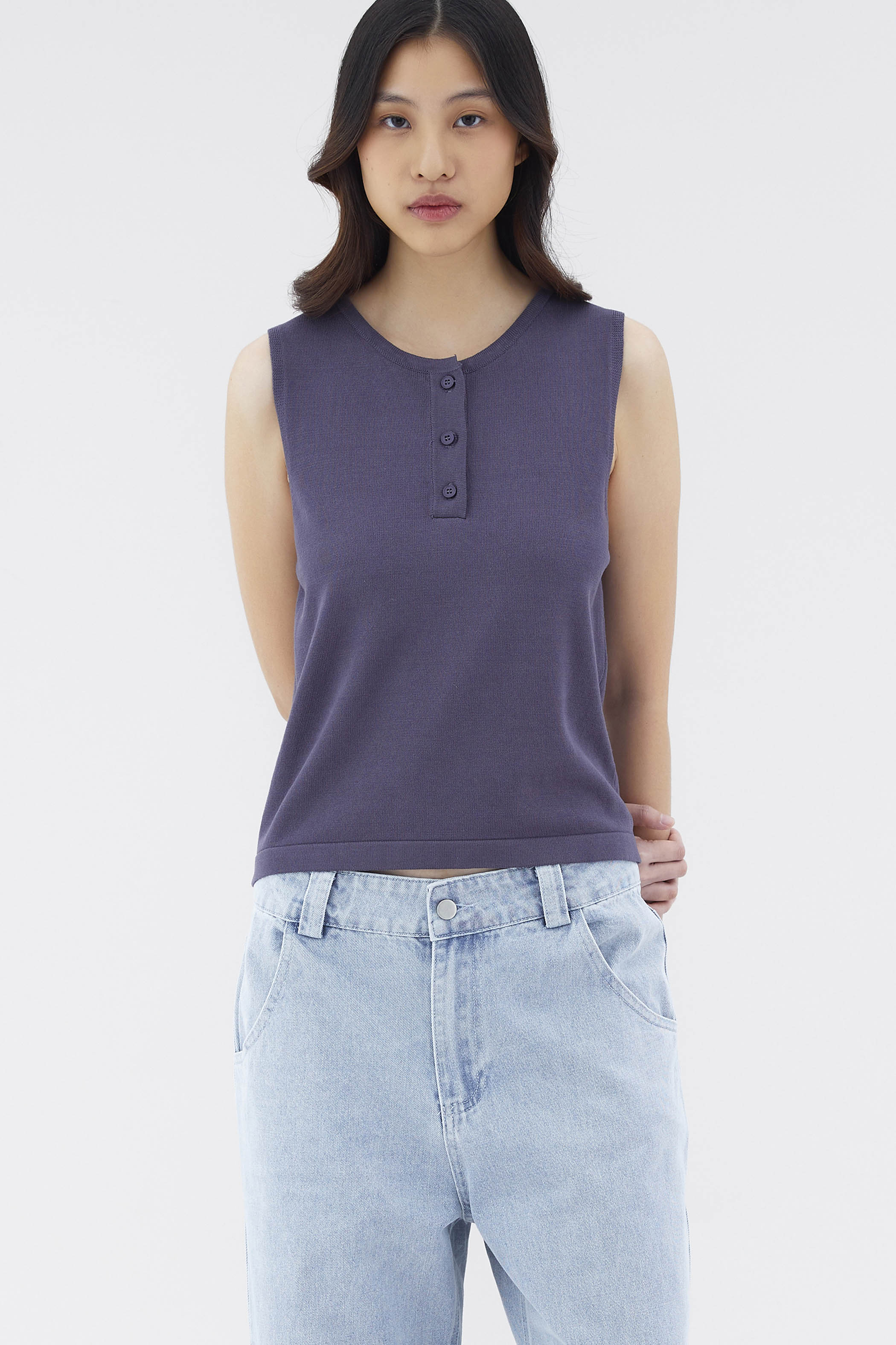 Delphin Front-Button Tank