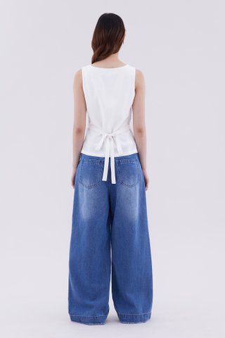 Gyral V-Neck Fitted Top